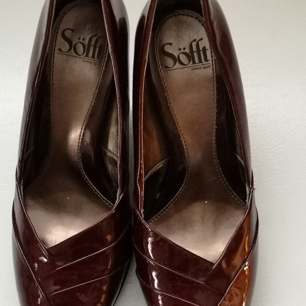 Sofft Ladies Size 7 1/2W Burgundy Open Toe Leather Upper Dress Shoes